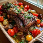 pieczona wołowina z pomidorkami koktajlowymi i cebulką